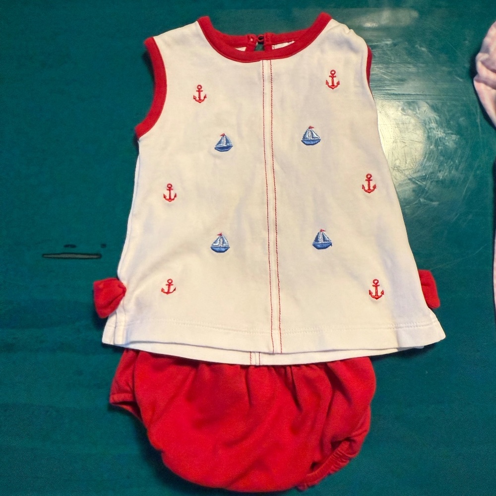 Little English Suzy Bow diaper Set size 12 mo